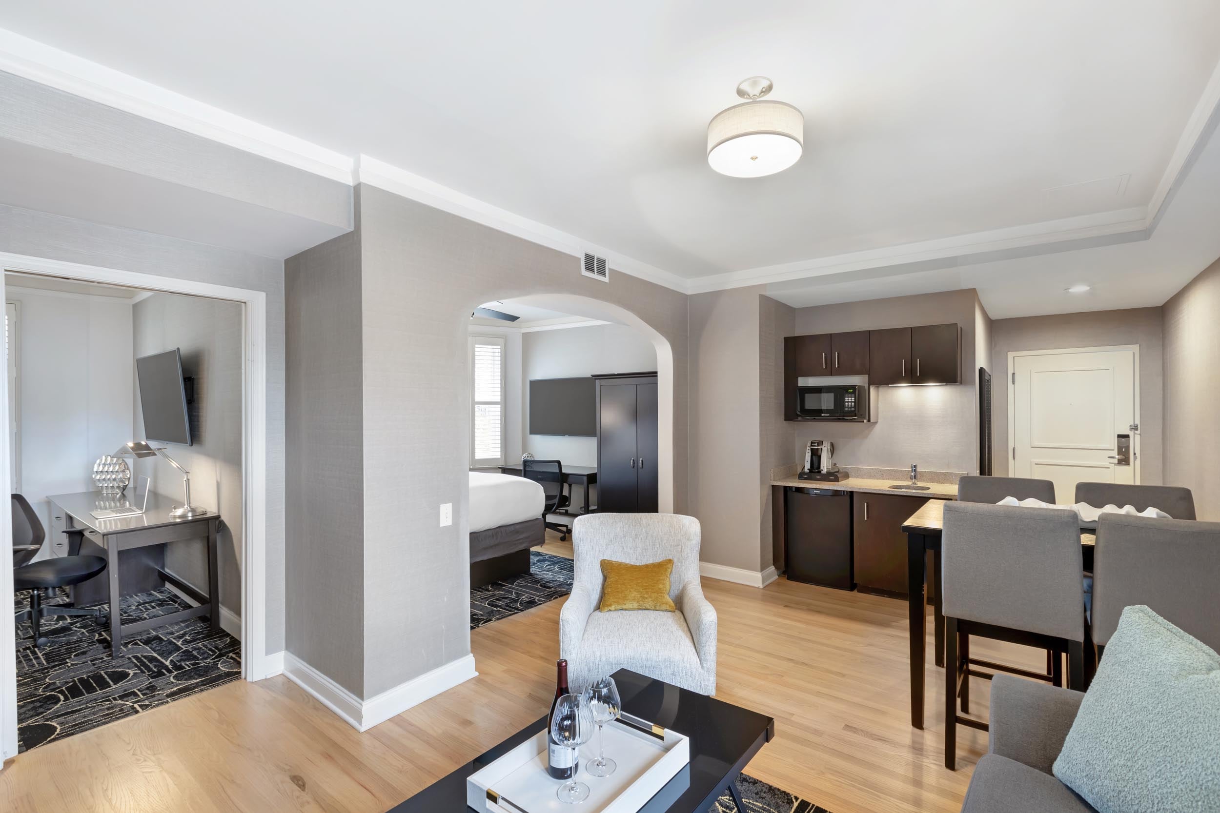 Best Western Plus Hawthorne Terrace 호텔
